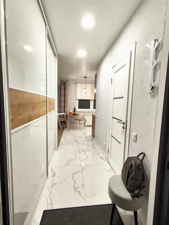 Центр новый дом, большая парковка от собсьвенника