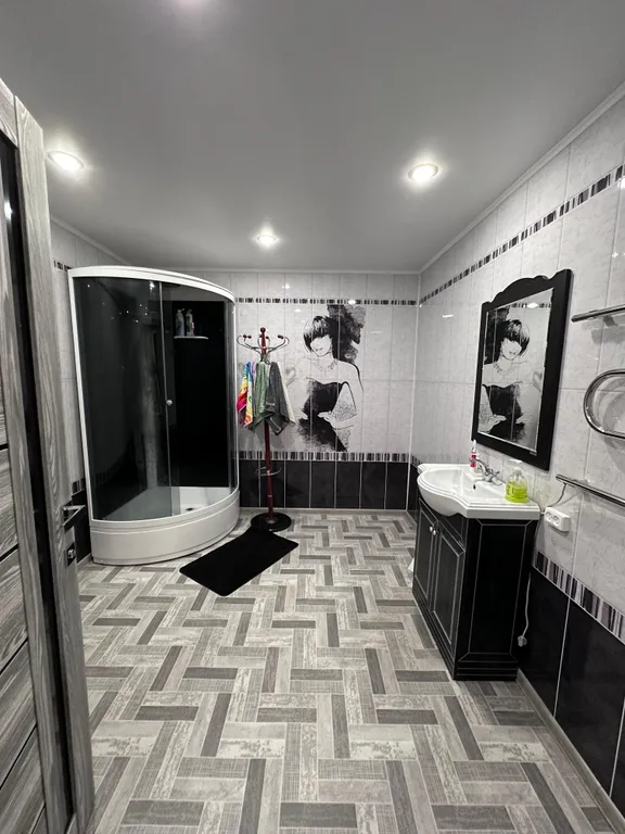 Уютный дом у озера