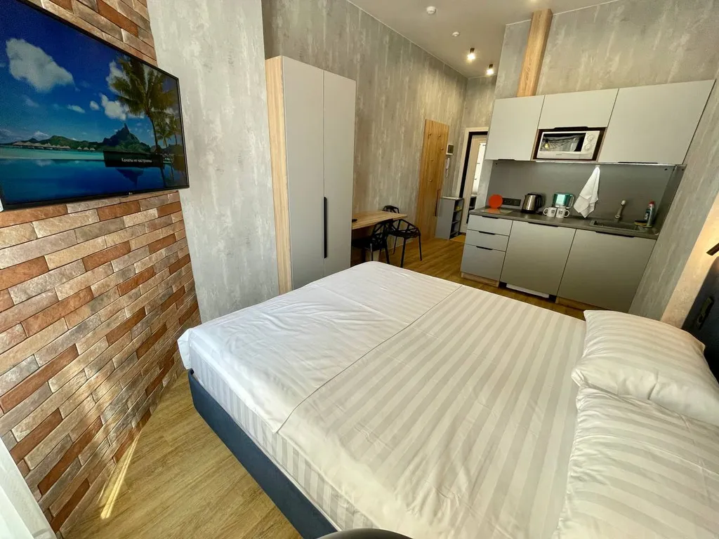 "В Гости!" на Запорожской 69  (1к студия №7 рядом с БЦ "Сити")