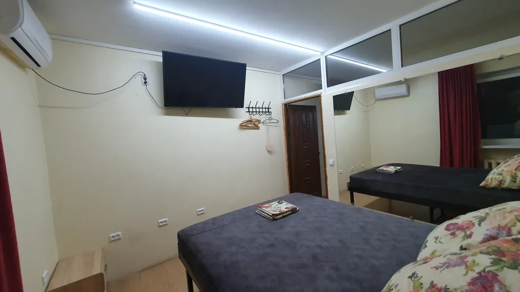 5 изолированных комнат и Зал