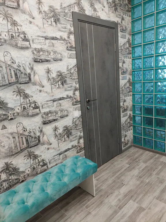 Студия с камином и креслом - коконом для двоих