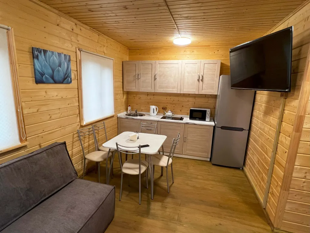 Коттедж 2-этажный у леса