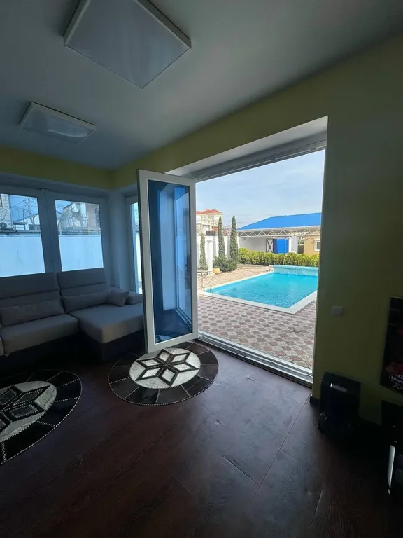 Дом Полюшко с бассейном