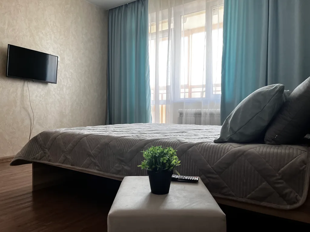 Квартира Большая двухкомнатная квартира в Советском районе — Красноярск