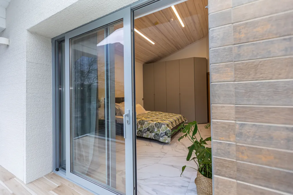 Квартира с 3 спальнями, камином с живым огнём и видом на горы