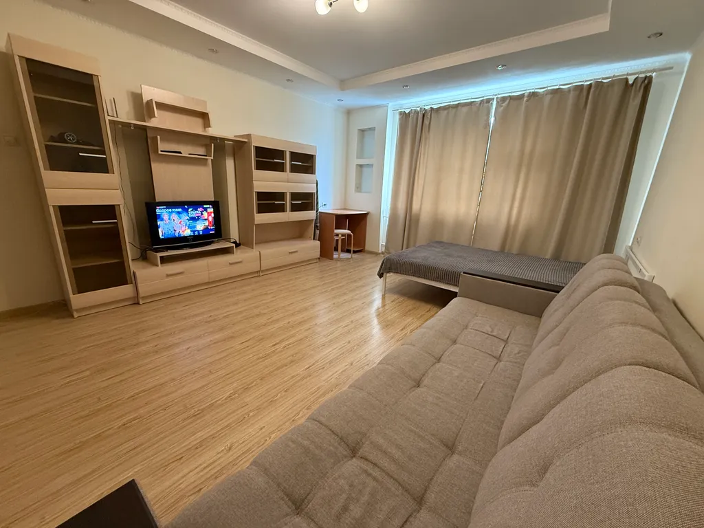 1-комн.квартира 50кв.м, 2 дивана, 1 кровать, до 6ти гостей. — аренда посуточно в Новосибирск