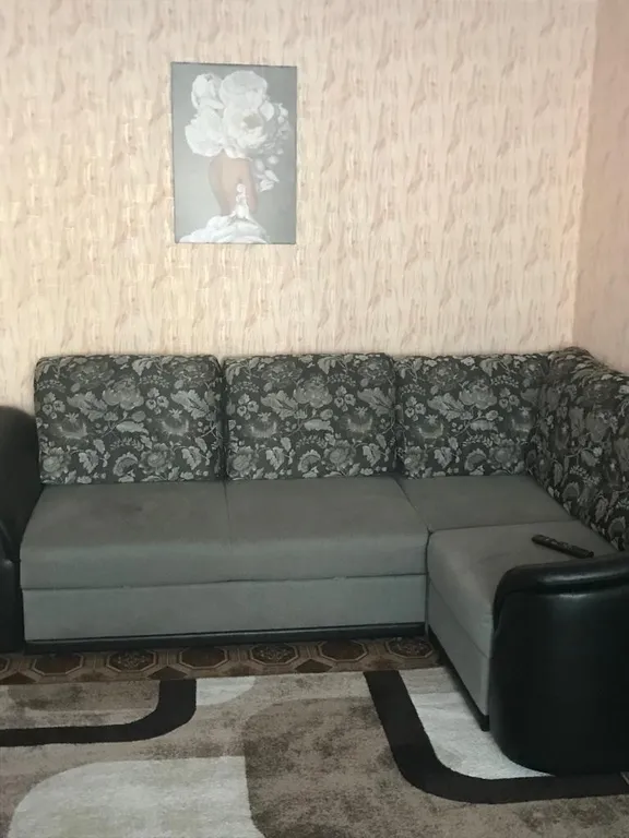 Квартира Уютная квартира около парка с фонтаном — Тихвин