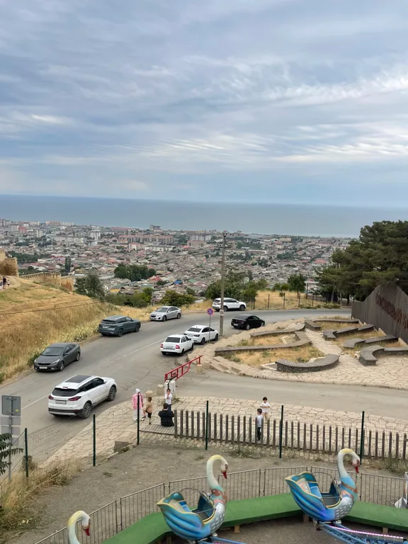 Уютный домик видом на город Дербент 5000 лет и на крепость Нарын-кала