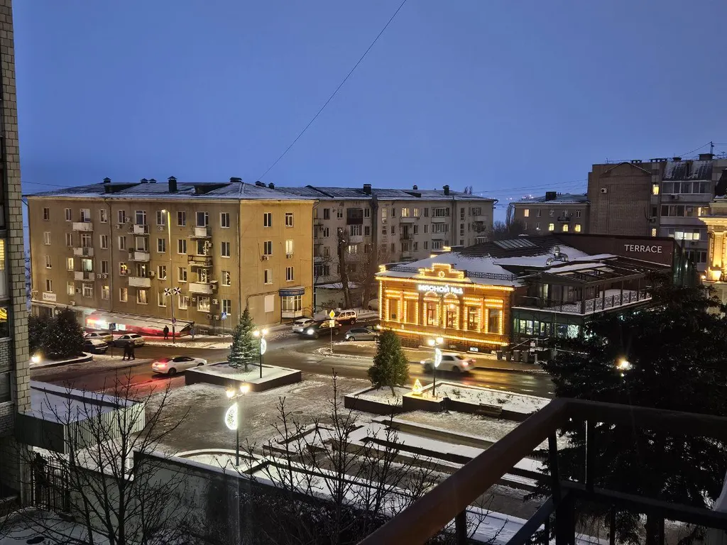 Элеганс в видом на Волгу и фонтаны, главная пешеходная улица