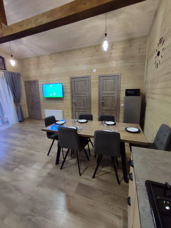 Уютный новый дом с прекрасным видом на горы