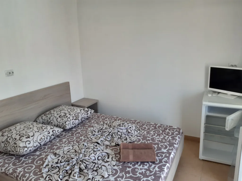 Квартира Квартира Двух местный номер с видом на бассейн и горы — Судак