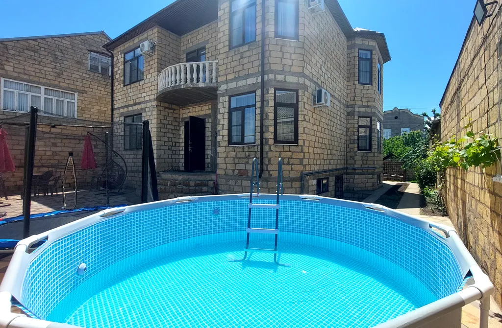 Коттедж Дом с беседками — аренда посуточно в Дербент