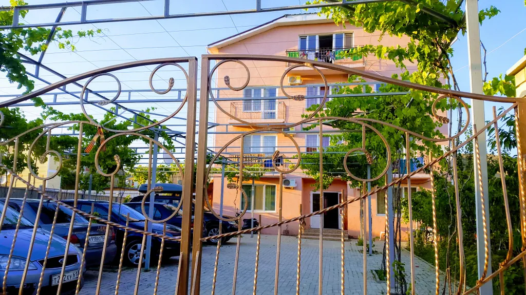 "Номер улучшенный с видом на горы"