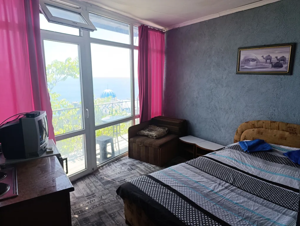 Квартира Двухместная комната стандарт с видом на море — аренда посуточно в Кореиз
