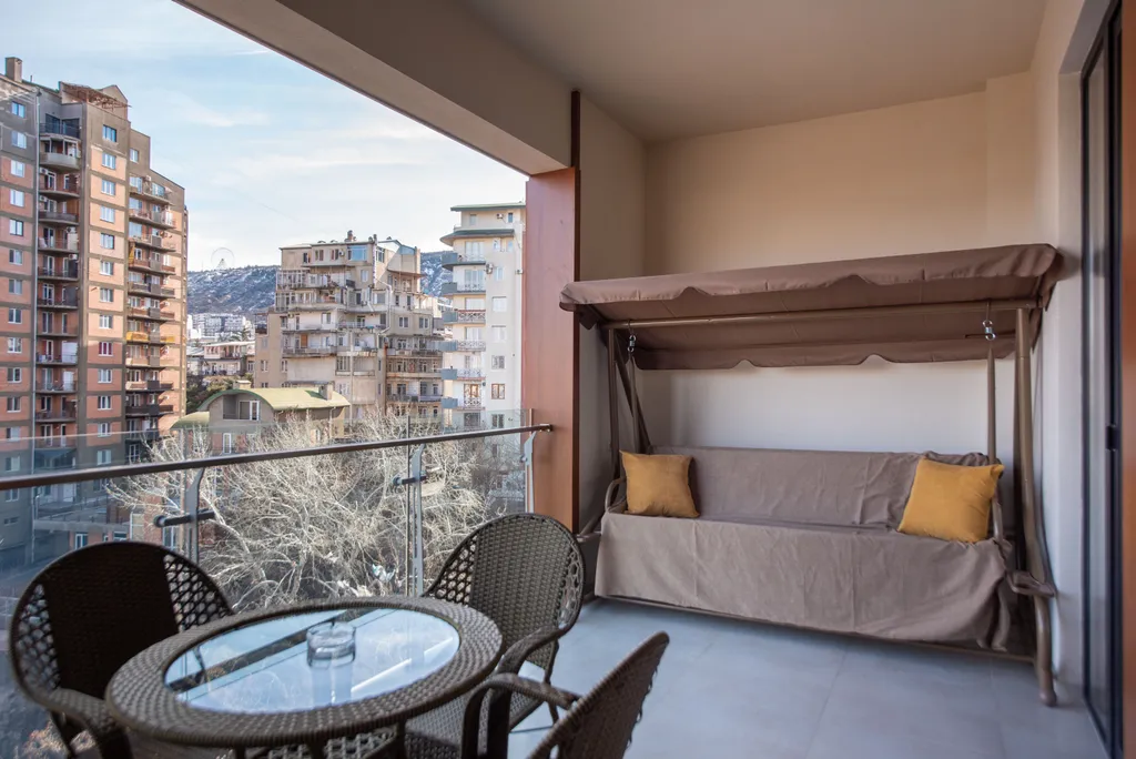 Просторная и светлая квартира у парка Мзиури