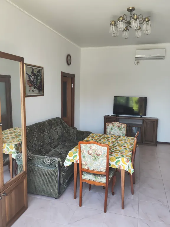 Комфортабельный апартамент с видом на сад