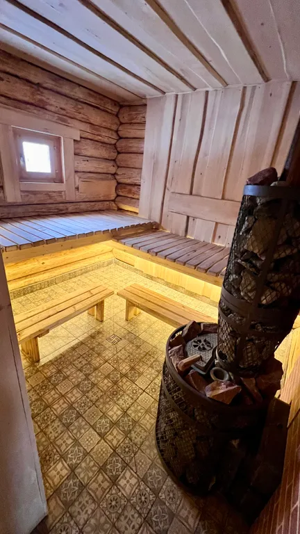 Рубленный дом - баня с террасой