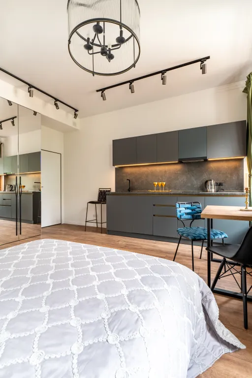 Квартира Квартира Атмосферная студия в историческом доме у метро в центре — Санкт-Петербург