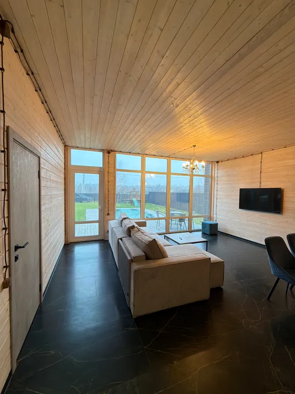 2-этажный Барнхаус с чаном, сауной и бассейном