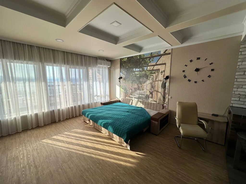 Студия на берегу моря