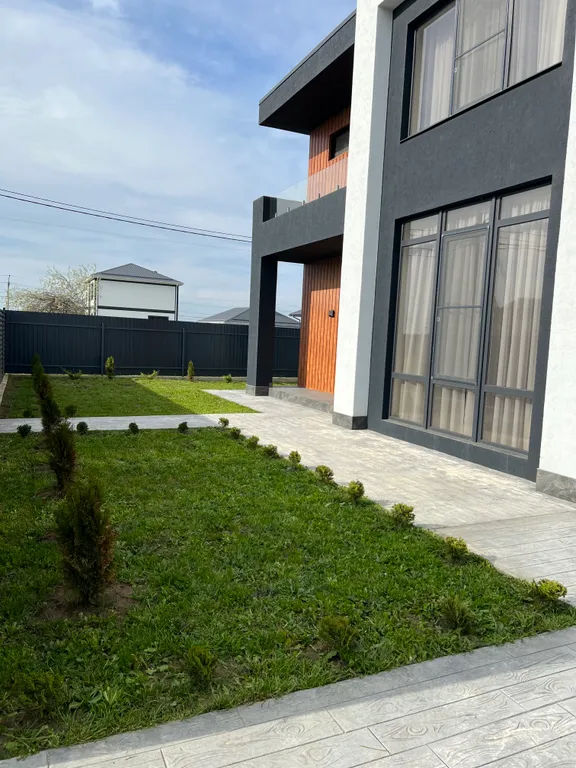 Загородный дом с русской баней и бассейном в 15 минутах от моря