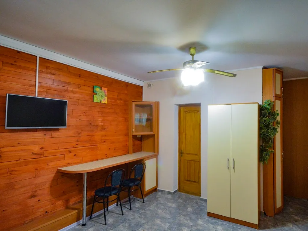 Квартира Номер эконом с кухней: 1 этаж, 2 комнатный, с/у, отдельный вход — аренда посуточно в Утес