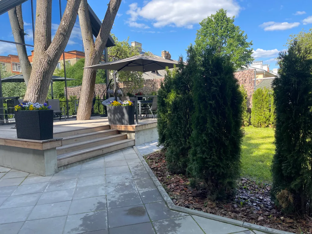 Подызбица у Дома Печенко