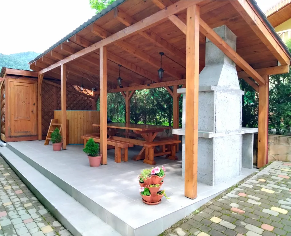 Уютный дом с видом на горы