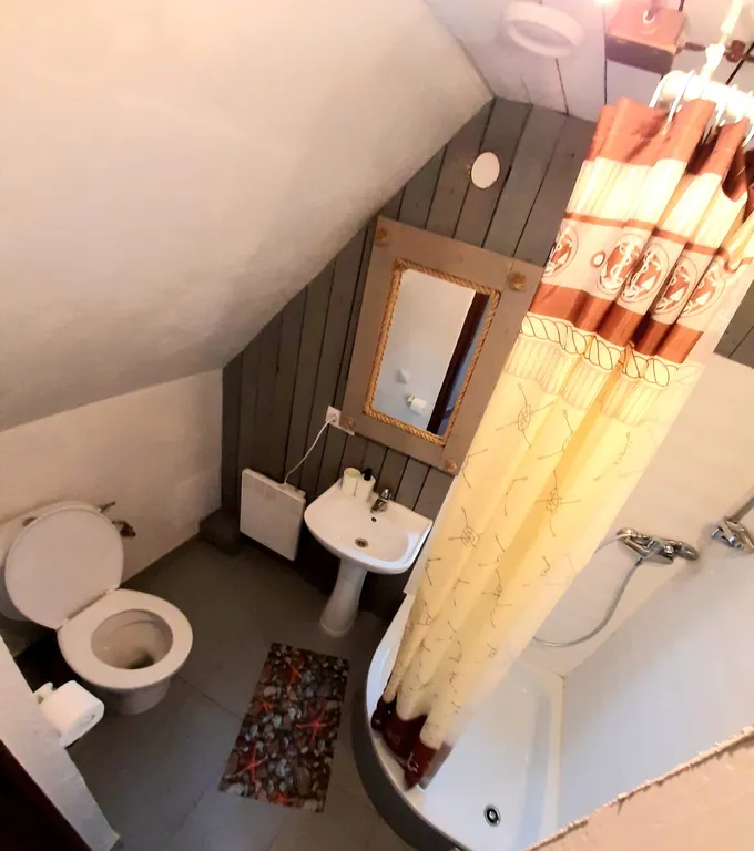 Двухуровневый номер с видом на море