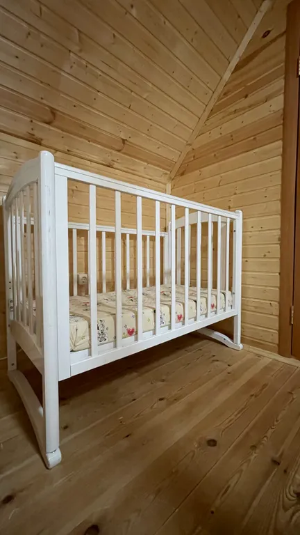 Уютный Дом в лесу с камином.