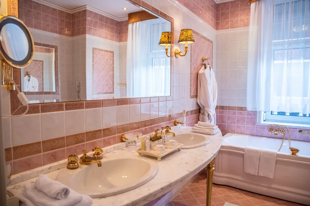 Президентский люкс 2х комнатный номер с видом на море и балконом