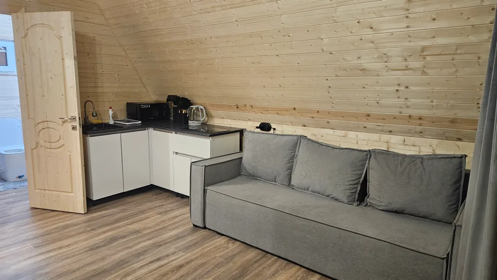 Новый двухуровневый Афрейм, две спальни и гостиная на Софийской поляне