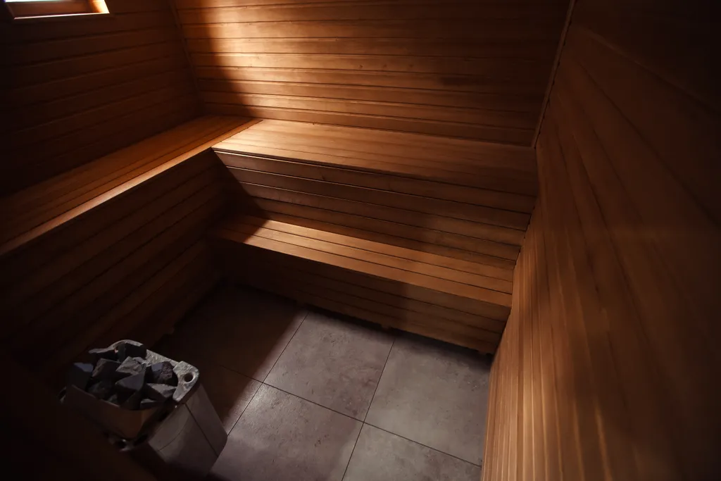 Большой панорамный коттедж в английском стиле с видом на озеро