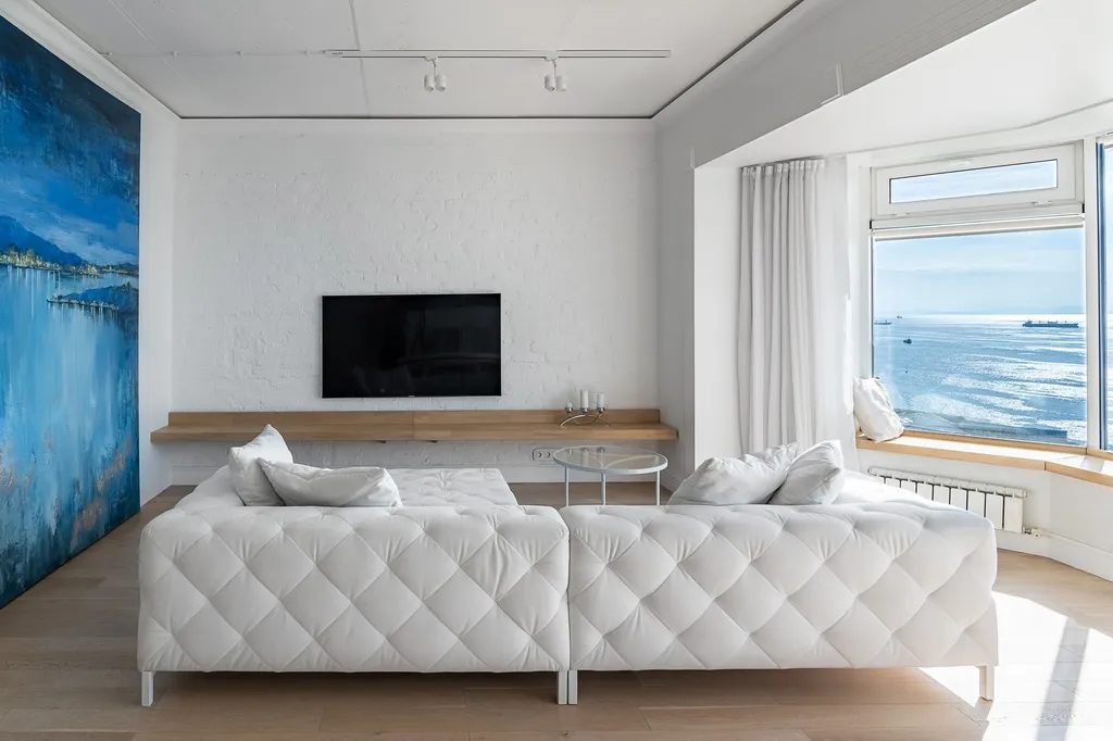 Семейная квартира на первой линии на главной набережной города