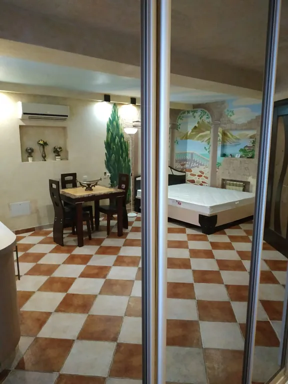 Квартира Уютные апартаменты в центре у моря — Севастополь