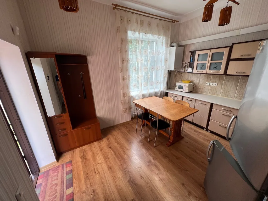 Четырёхкомнатный дом класса люкс в тихом центре