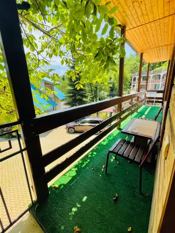 Домик с видом на горы