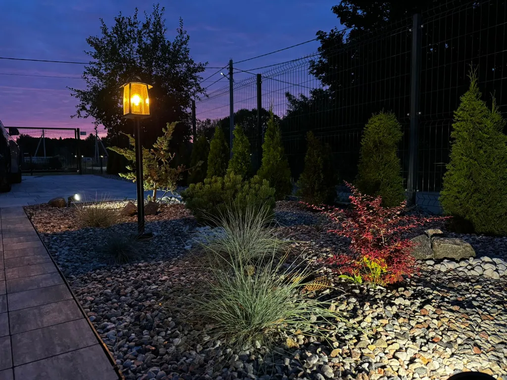 Дом на берегу озера и моря