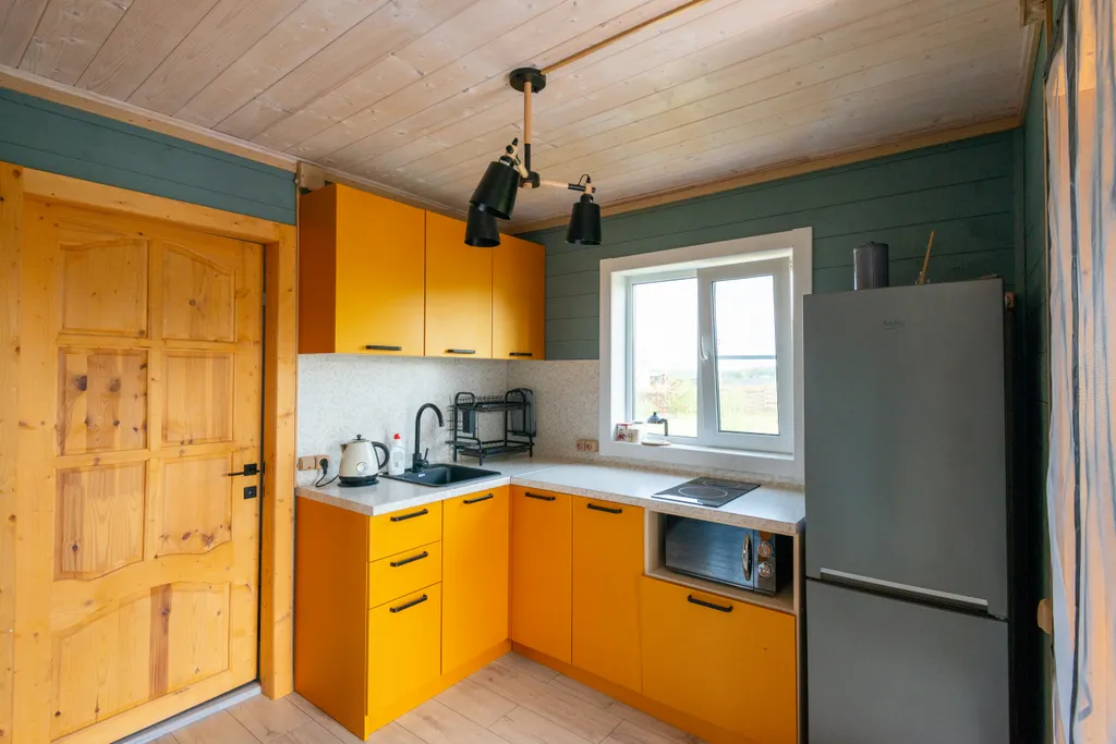 Дом на берегу реки с банным чаном