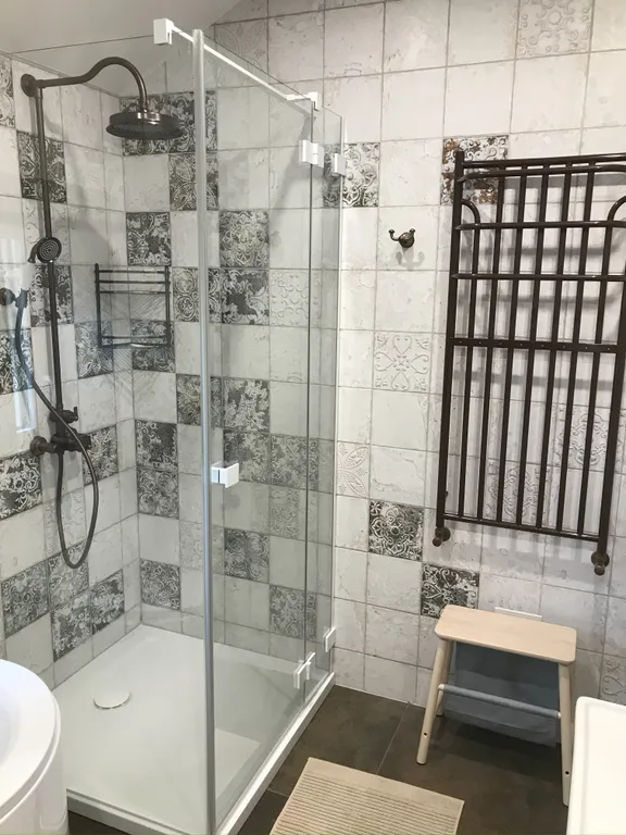 Двухуровневая квартира с 3 спальнями в частном доме