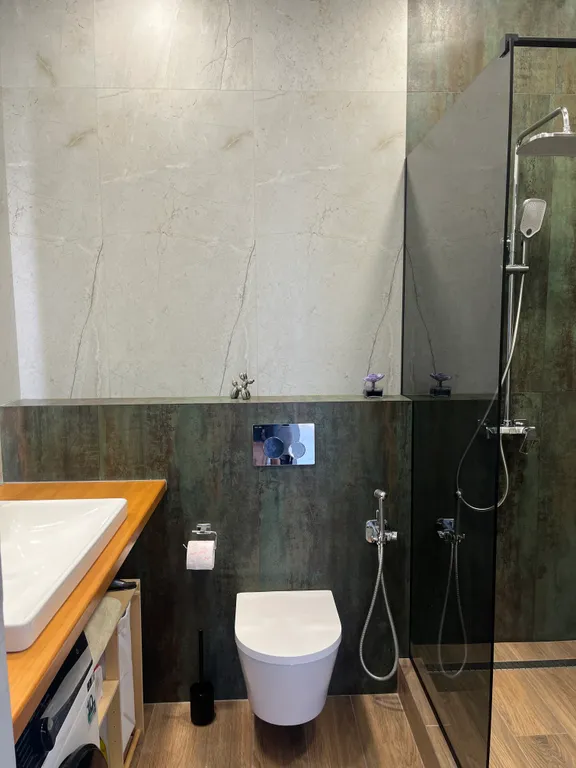 Просторная квартира с новым хорошим ремонтом