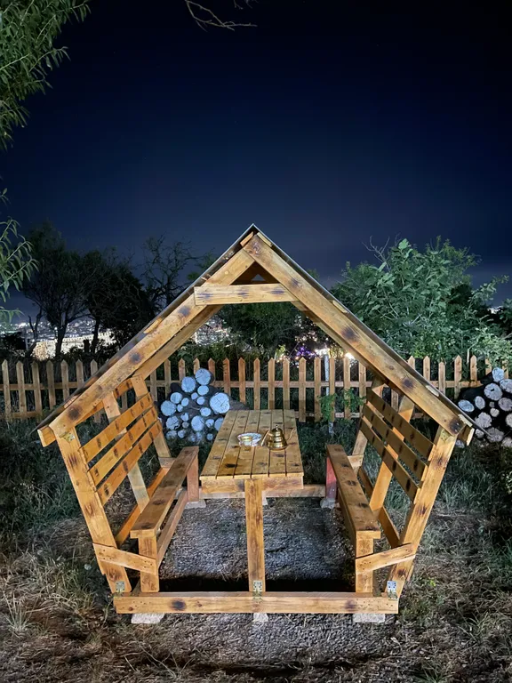 Уютный домик видом на город Дербент 5000 лет и на крепость Нарын-кала