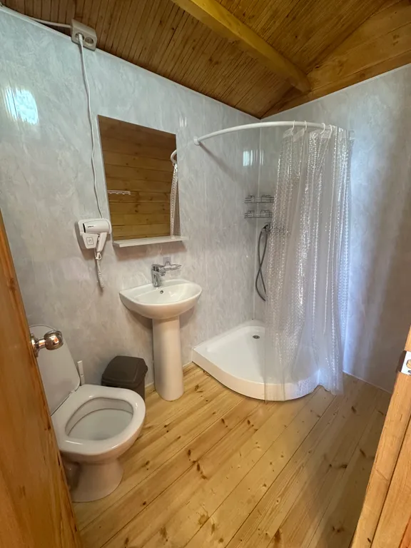 Дом в живописном спокойном месте и с видом на море