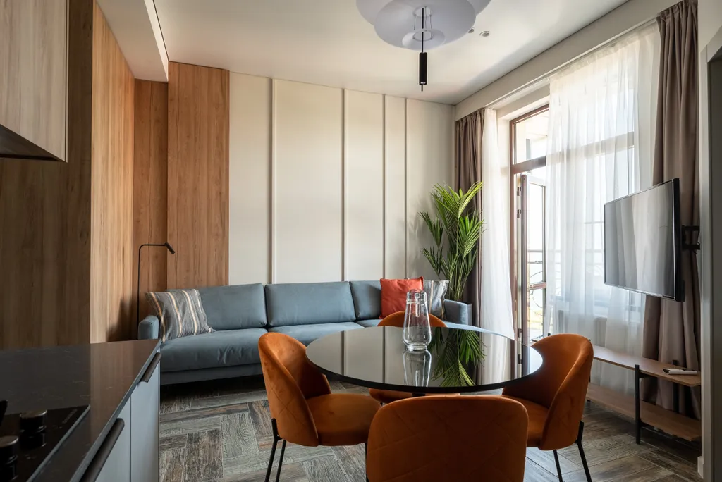 Четырехкомнатная у моря с дорогим ремонтом и видом на море