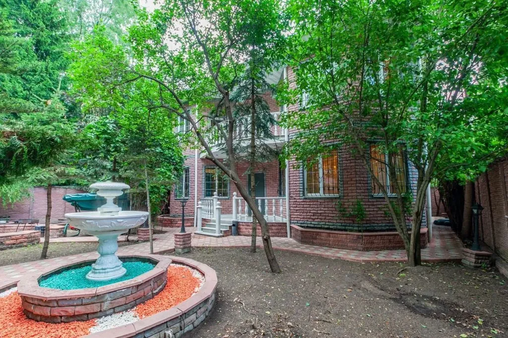 Дом с бассейном и сауной