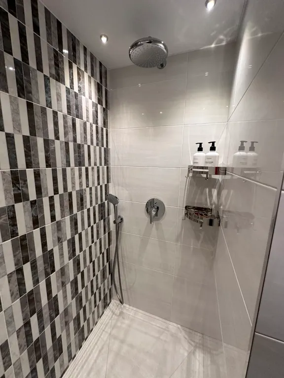 Уютная семейная квартира с новым ремонтом и стильным интерьером