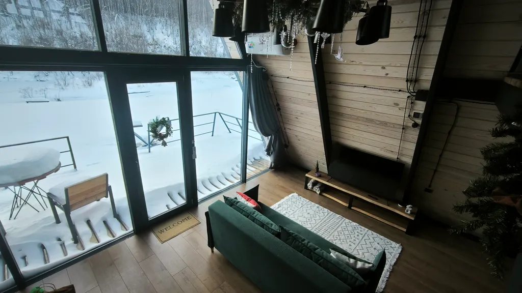 Коттедж Двухэтажный а-фрейм с панорамным остеклением и террасой — аренда посуточно в Ая