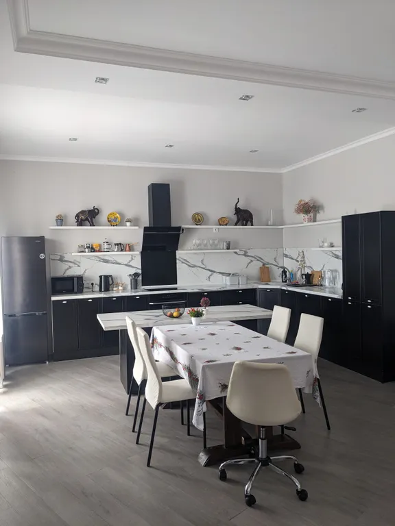 Вилла с теплым бассейном, баней и чаном в окрестностях Абрау-Дюрсо