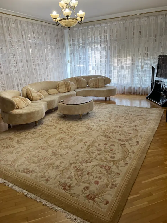 Часть дома с отдельным входом в 3 минутах от моря для большой компании