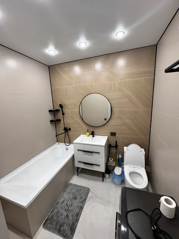 Новая квартира в центре города с видом на горы